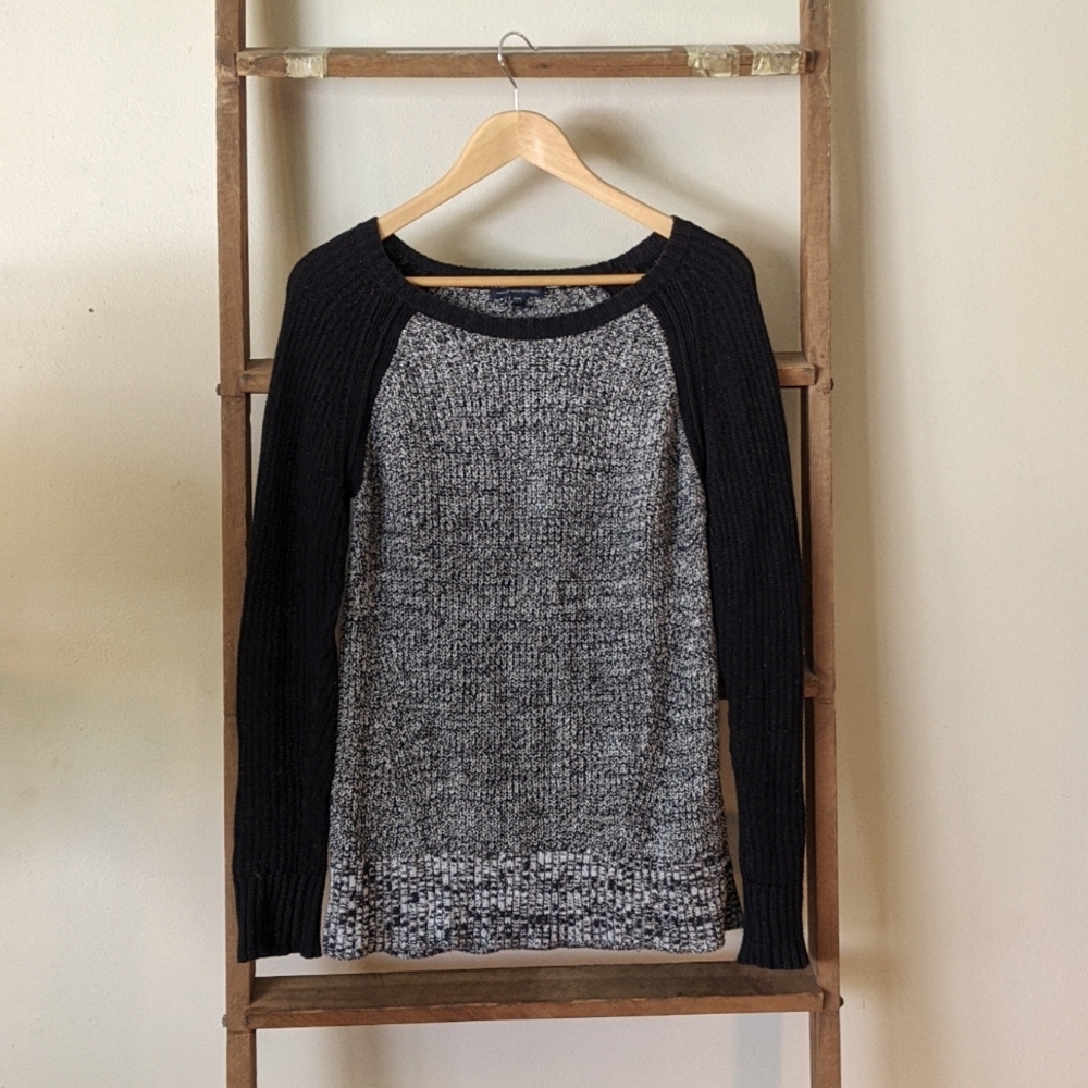 Scoop neck raglan sweater